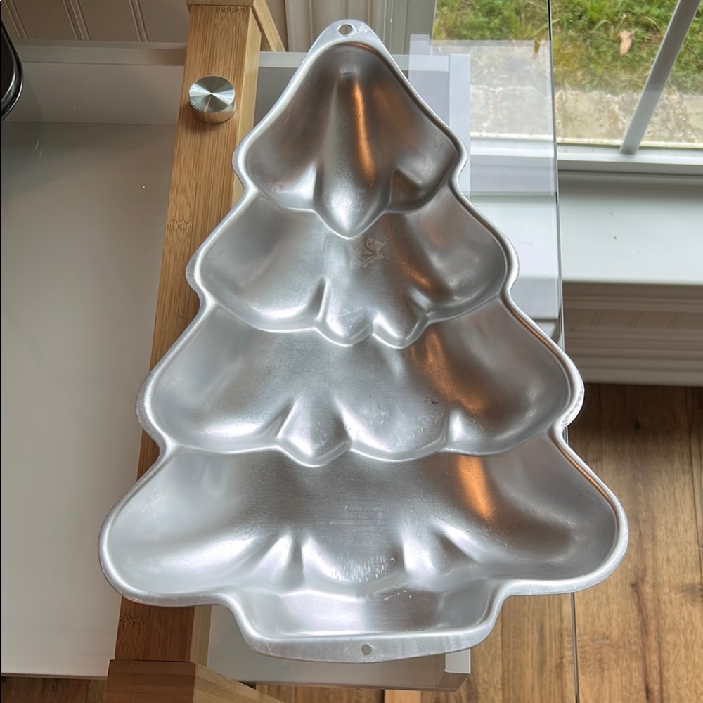 Wilton Silver Christmas Tree Cake Pan